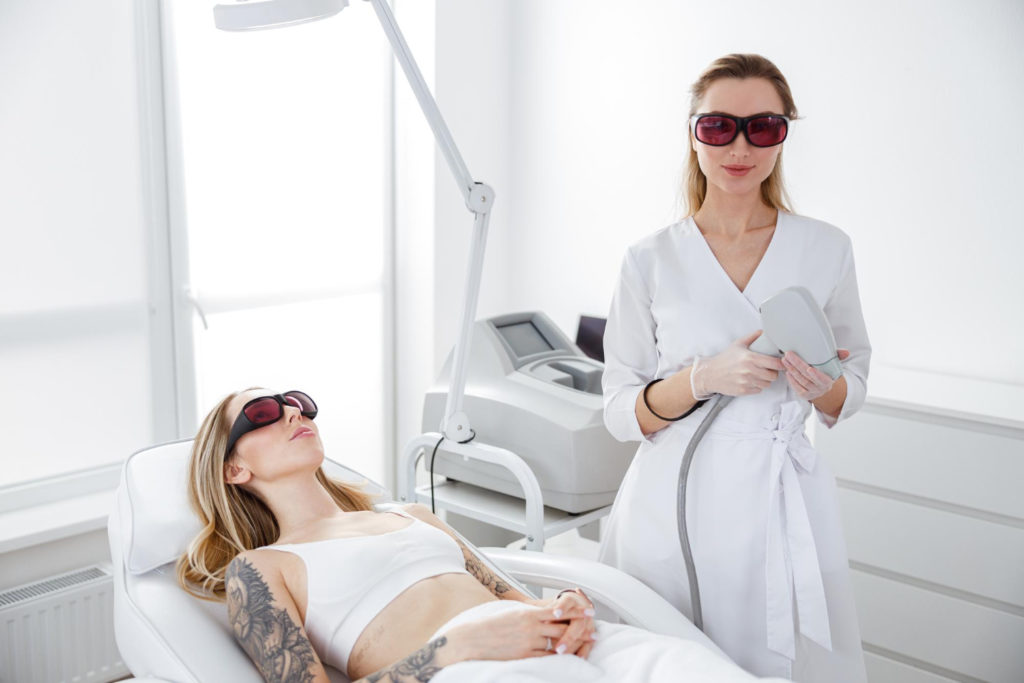 Détatouage du maquillage permanent : techniques, zones et résultats